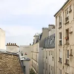 Cozy 40 M Near Montmartre