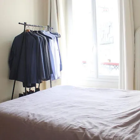 Cozy 40 M Near Montmartre