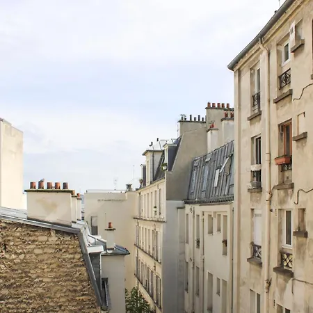 Cozy 40 M Near Montmartre